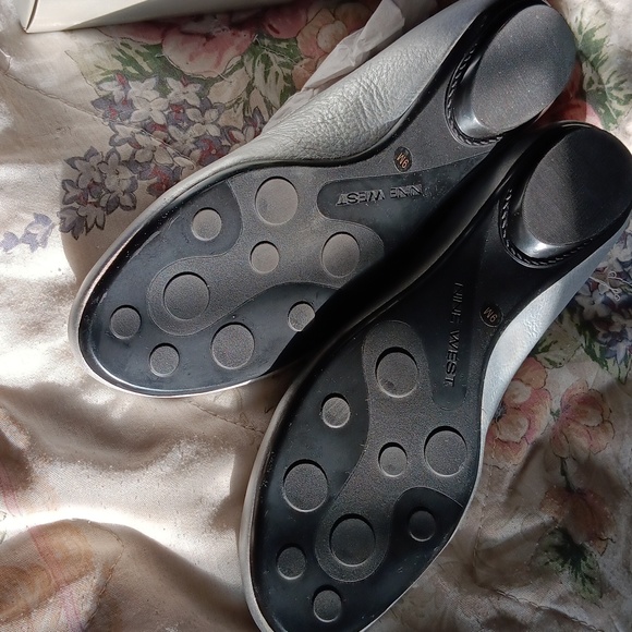 Shoes - Picture 2 of 5